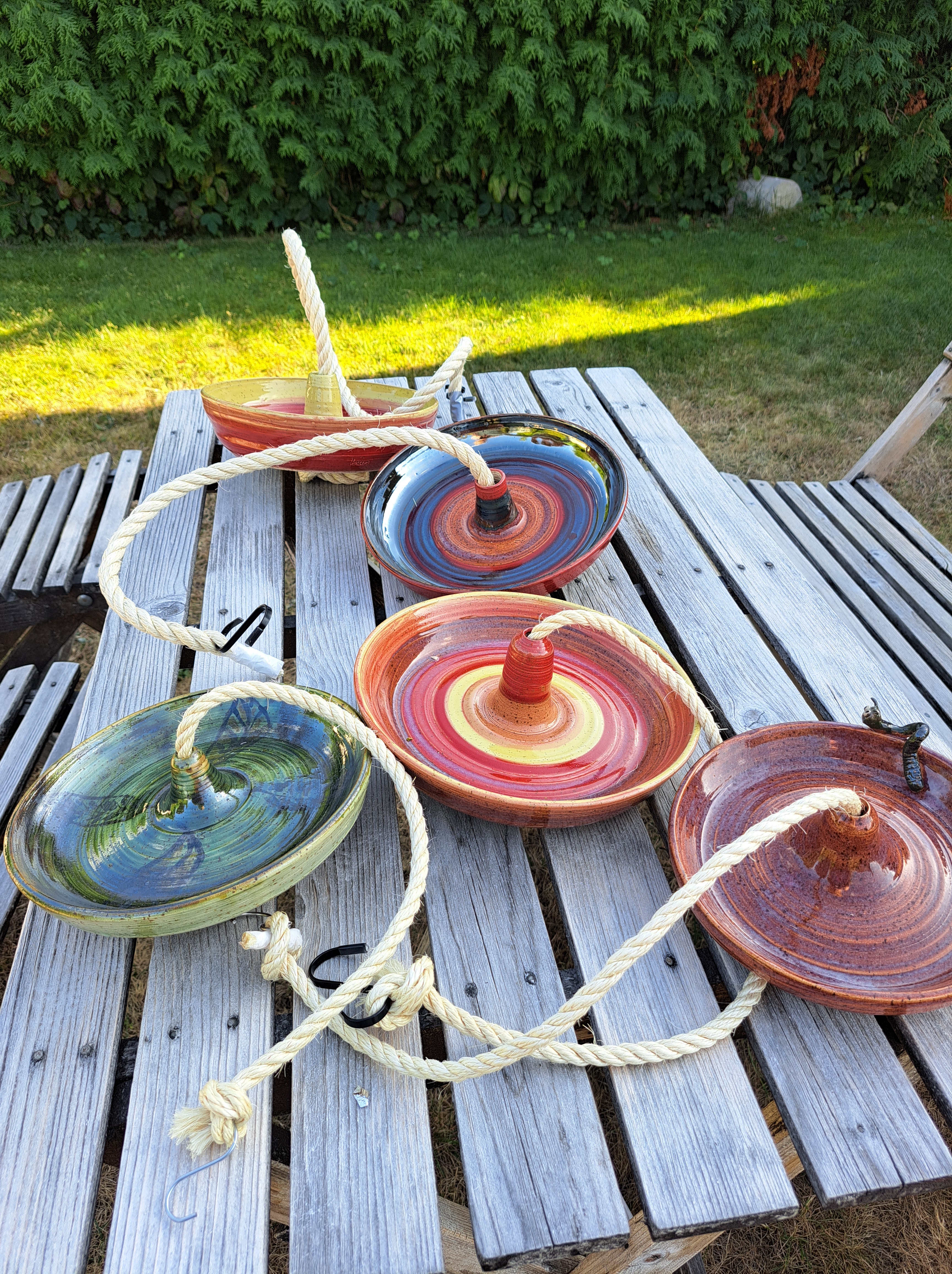 Fågelbad i stengods